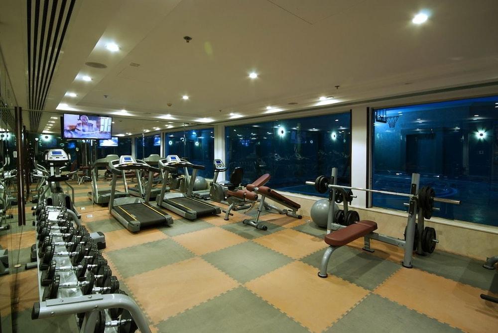 Casablanca Grand Hotel Dżedda Zewnętrze zdjęcie The gym at the hotel